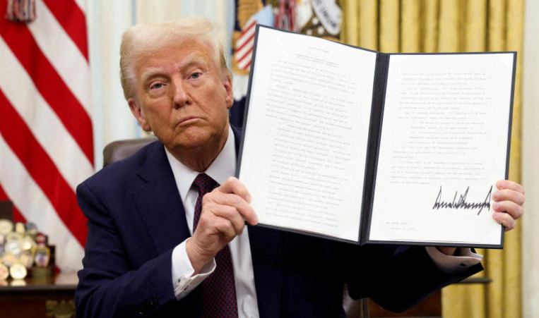 Donald Trump Memulai Operasi Imigran Ilegal, Ratusan Orang Ditangkap